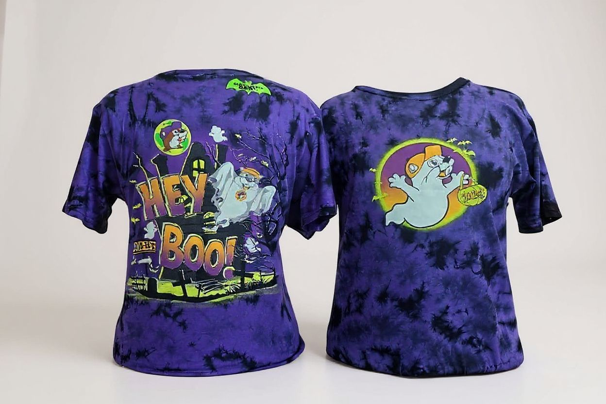 Buc-ee's "Hey Boo" Glow in the Dark Halloween T-Shirt