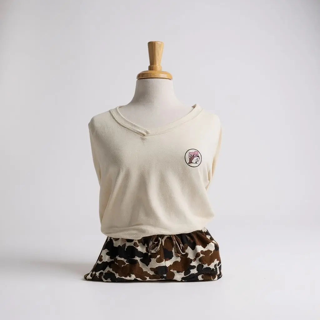 Buc-ee's Cream Long Sleeve Lounge Shirt - Texan Temptations