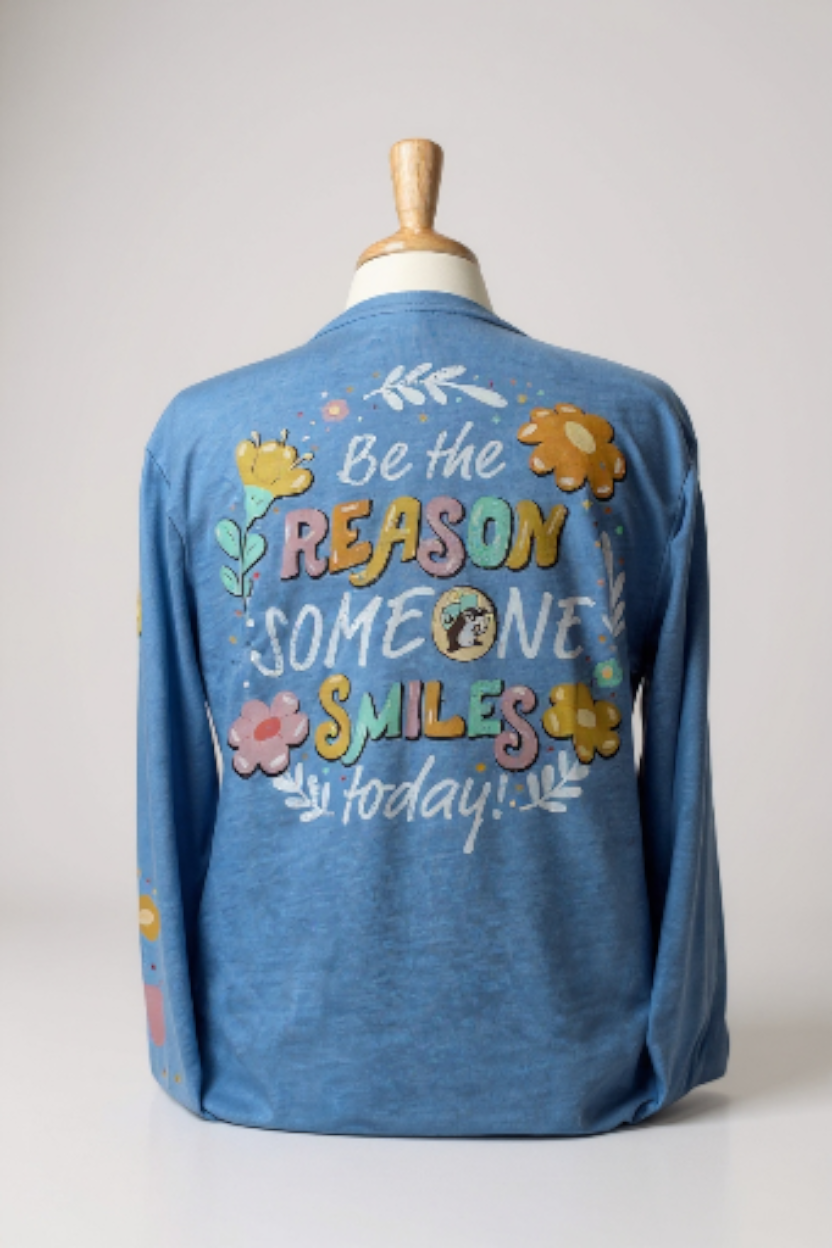 Buc-ee's Be The Reason Someone Smile Long Sleeve Shirt