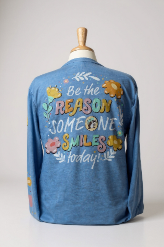 Buc-ee's Be The Reason Someone Smile Long Sleeve Shirt