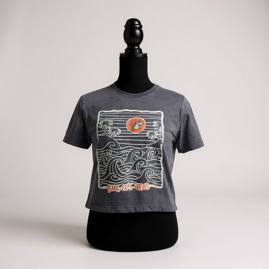 Buc-ee's Waves Crop Top Shirt